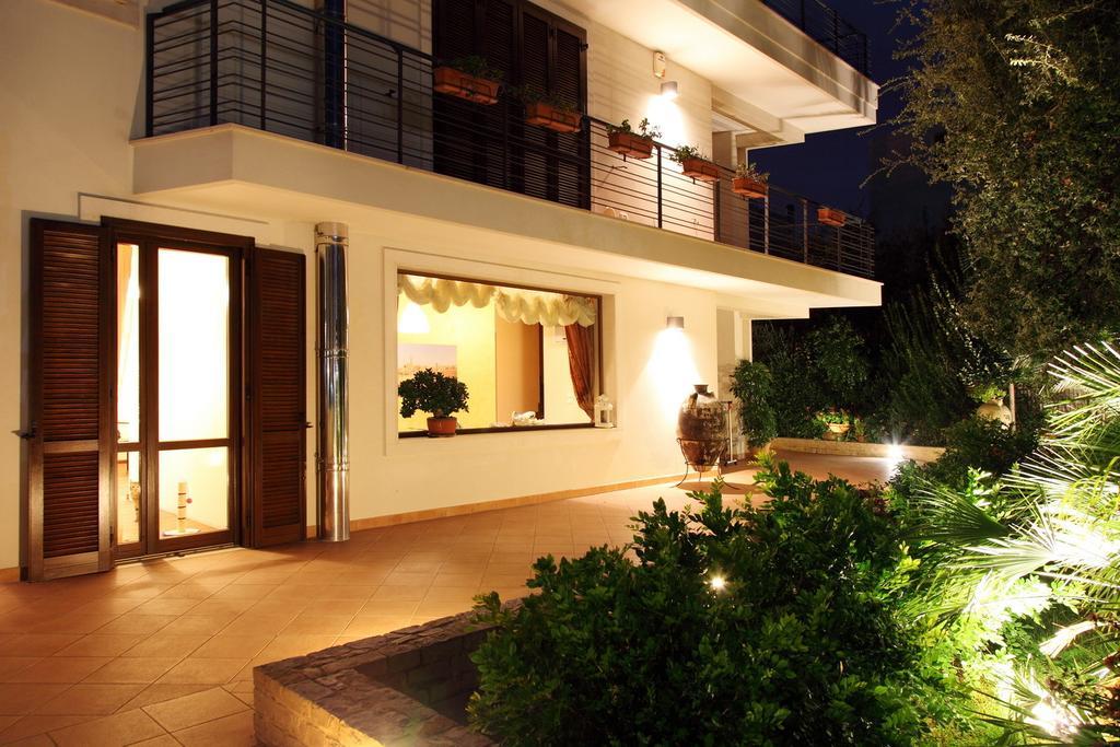 B&B Villa Il Sughero 모노폴리 외부 사진