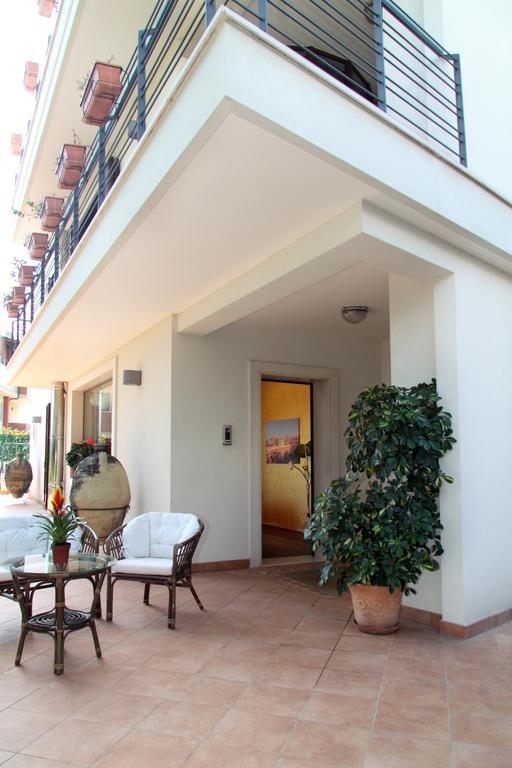 B&B Villa Il Sughero 모노폴리 외부 사진